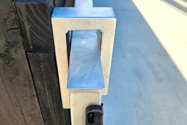 gate-holder
